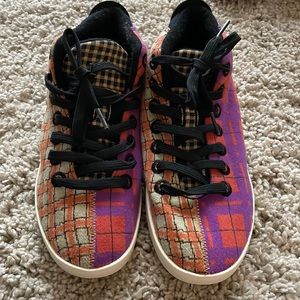 Allbirds felt plaid multicolor women’s shoes. Never worn. Look new